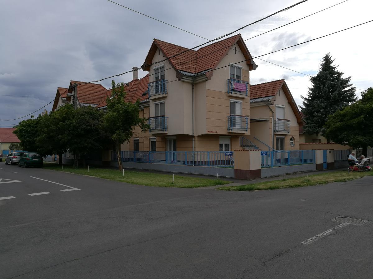 Hajdúszoboszló Kiskucko Apartman מראה חיצוני תמונה